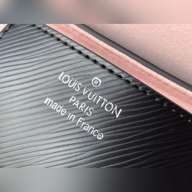 LV Артикул： M59416 (ремень на изделии зеленого цвета, возможны о