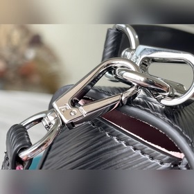 LV Артикул： M59416 (ремень на изделии зеленого цвета, возможны о