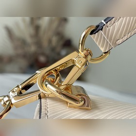 LV Модель： M59687 Маленькая сумка из кожи Epi Скошенный плечево