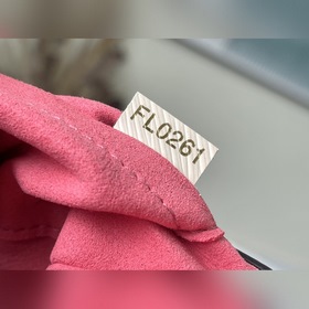 LV Модель： M59687 Маленькая сумка из кожи Epi Скошенный плечево