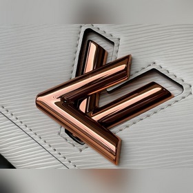 LV Модель： M59687 Маленькая сумка из кожи Epi Скошенный плечево