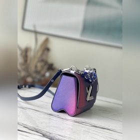 LV Артикул： M59896 Маленькая сумка с градиентным фиолетовым цвет