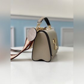 LV Артикул： M57049 Маленькая сумка Twist из кожи Epi Широкий пл