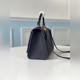 LV Модель M57093 Черная сумка Twist One Handle Small Изготовлена 