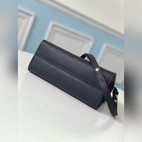 LV Модель M57093 Черная сумка Twist One Handle Small Изготовлена 