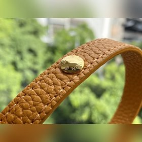 LV Модель M57136 Медный Twist One Handle Small Изготовлена из кож