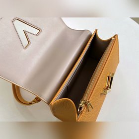 LV Модель M57136 Медный Twist One Handle Small Изготовлена из кож