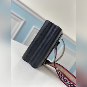 LV Модель： M57050  Сумка Twist среднего размера из кожи Epi Кож