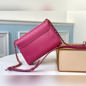 LV Модель M50282 Красная сумка с застежкой виде красного конверта
