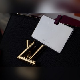 LV 【Маленькая сумка】 Артикул： m57093 Кожа Taurillon в сочетании