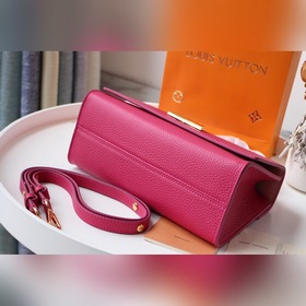 LV 【Маленькая сумка】 Артикул： m57093 Кожа Taurillon в сочетании
