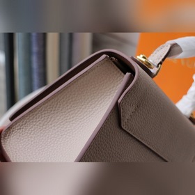LV 【Маленькая сумка】 Артикул： m57093 Кожа Taurillon в сочетании