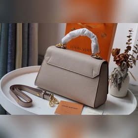 LV 【Маленькая сумка】 Артикул： m57093 Кожа Taurillon в сочетании