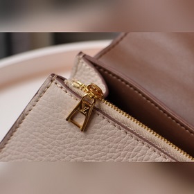LV 【Маленькая сумка】 Артикул： m57093 Кожа Taurillon в сочетании