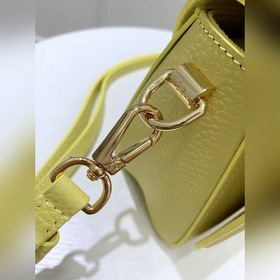 【TWIST Маленькая сумка】 Артикул： M58571 Желтый M58688 Черный M586