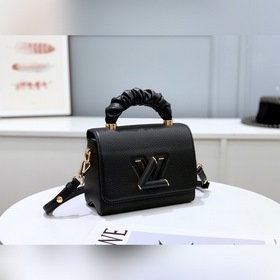 LV 【TWIST Маленькая сумка】 Артикул： M58688 Черный Эта сумка Twis