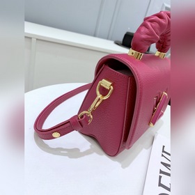 LV 【TWIST Маленькая сумка】 Артикул： M58691 Вишневый Эта сумка T