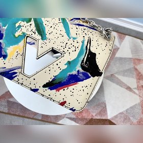 LV Модель M53857 Twist Сумка среднего размера Яркий принт Splash,
