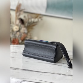 LV Модель： M58597 Twist Маленькая сумка Кожа Taurillon с металли
