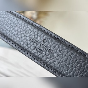 LV Модель： M58597 Twist Маленькая сумка Кожа Taurillon с металли