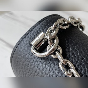 LV Модель： M58597  Сумка Twist Small Кожа Taurillon с металличе
