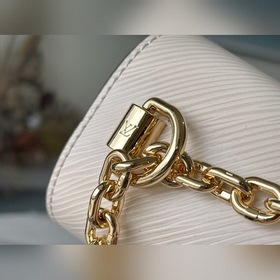 LV Артикул： M59761 Бежевая сумка на цепочке В 2015 году в коллек