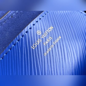 LV Модель： M50282 Сумка среднего размера из кожи Transformed Epi
