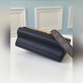 LV Артикул： M57057  Сумка Twist среднего размера С клапаном из 