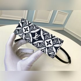 LV Модель M69846 Черный Маленькая сумка-тоут старинным узором Нов
