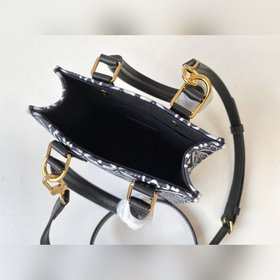 LV Модель M69846 Черный Маленькая сумка-тоут старинным узором Нов