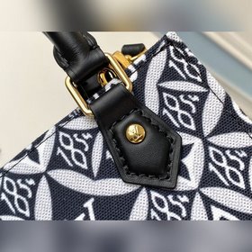 LV Модель M69846 Черный Маленькая сумка-тоут старинным узором Нов