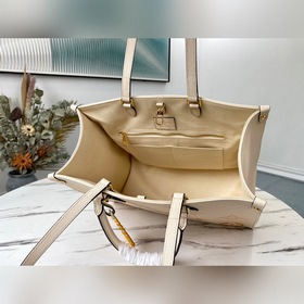 LV Артикул： M45717 Ванильный желтый  Летняя серия By the pool Э