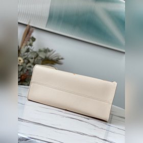 LV Артикул： M45717 Ванильный желтый  Летняя серия By the pool Э