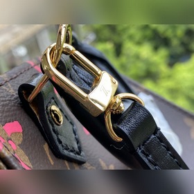LV Артикул： M80839 PETIT SAC PLAT сердечком Мини-тоут сердечком 