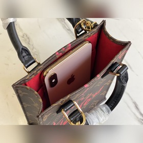 LV Артикул： M80839 PETIT SAC PLAT сердечком Мини-тоут сердечком 