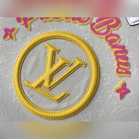 LV Артикул： M20815 Белая кожа, большой размер  Сумка OnTheGo Из