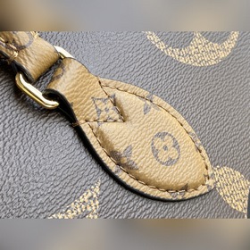 LV Артикул： M44576 Сумка ONTHEGO с шелкографией Микки Мауса Для