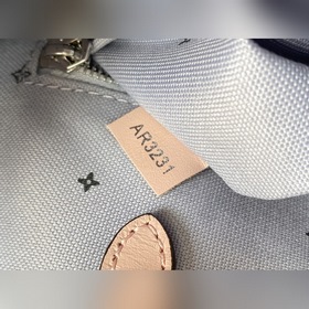 LV Артикул： M45118 Розовый, маленький Сумка-тоут В соответствии