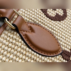 LV  Артикул： M57644 Сумка OnTheGo среднего размера Вышитый узор