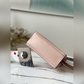 LV Артикул： M58660 Розовая сумка Petit Sac Plat Классическая сум