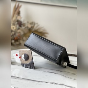 LV Модель： M58660 Черная сумка Petit Sac Plat Классическая сумка