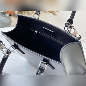 LV Модель： M58660 Черная сумка Petit Sac Plat Классическая сумка