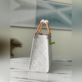 LV Средняя сумка Onthego Артикул： M59614 В весенней коллекции 2
