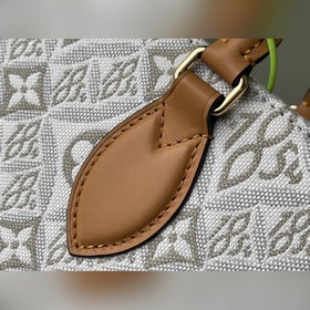 LV Средняя сумка Onthego Артикул： M59614 В весенней коллекции 2