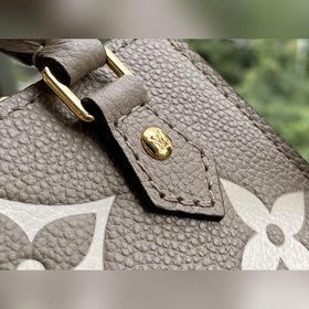LV Артикул： M80449 Светло-серая сумка Petit Sac Plat Сумка с неж