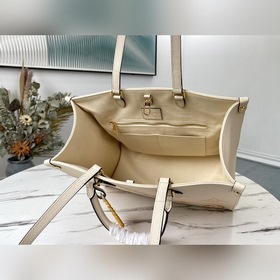 LV Артикул： M45717 Ванильно-желтый By The Pool Капсульная колле