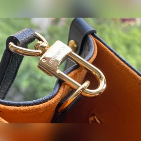 LV Артикул： M45660 Черная сумка Onthego mini Tote Вдохновленная 