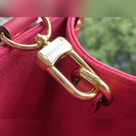 LV Артикул： M45661 Мини-сумка OnTheGo Tote в розовом цвете Мотив