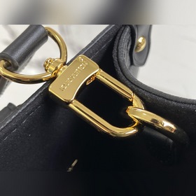LV Артикул： M45661 Черный Мини-сумка OnTheGo Tote Мотив Monogram