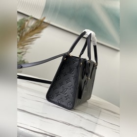 LV Артикул： M45661 Черный Мини-сумка OnTheGo Tote Мотив Monogram